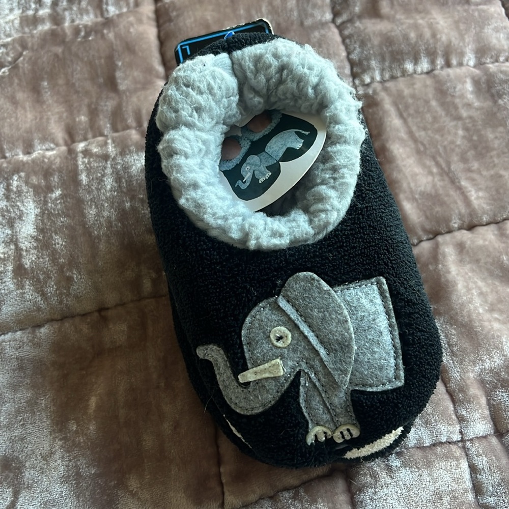 Toddler 🐘 Snoozies slippers